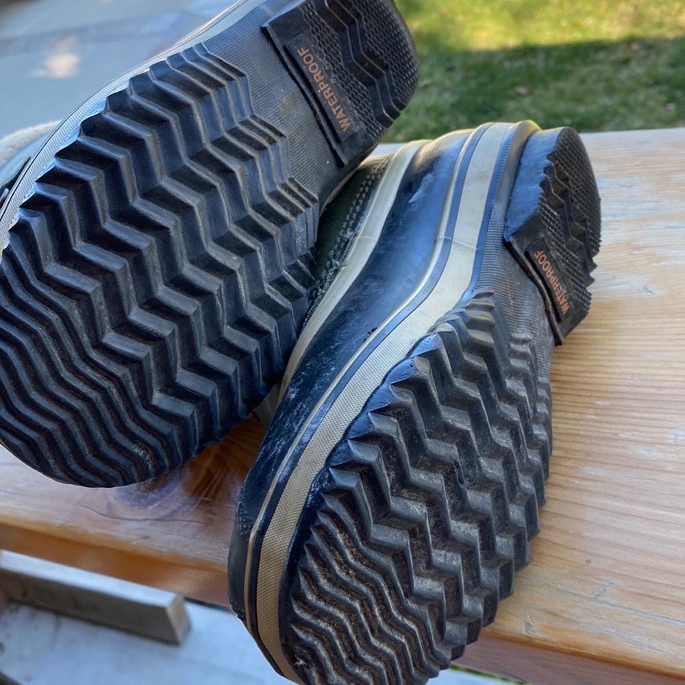 Kids Sorel winter boots size 3 - Picture 6 of 13